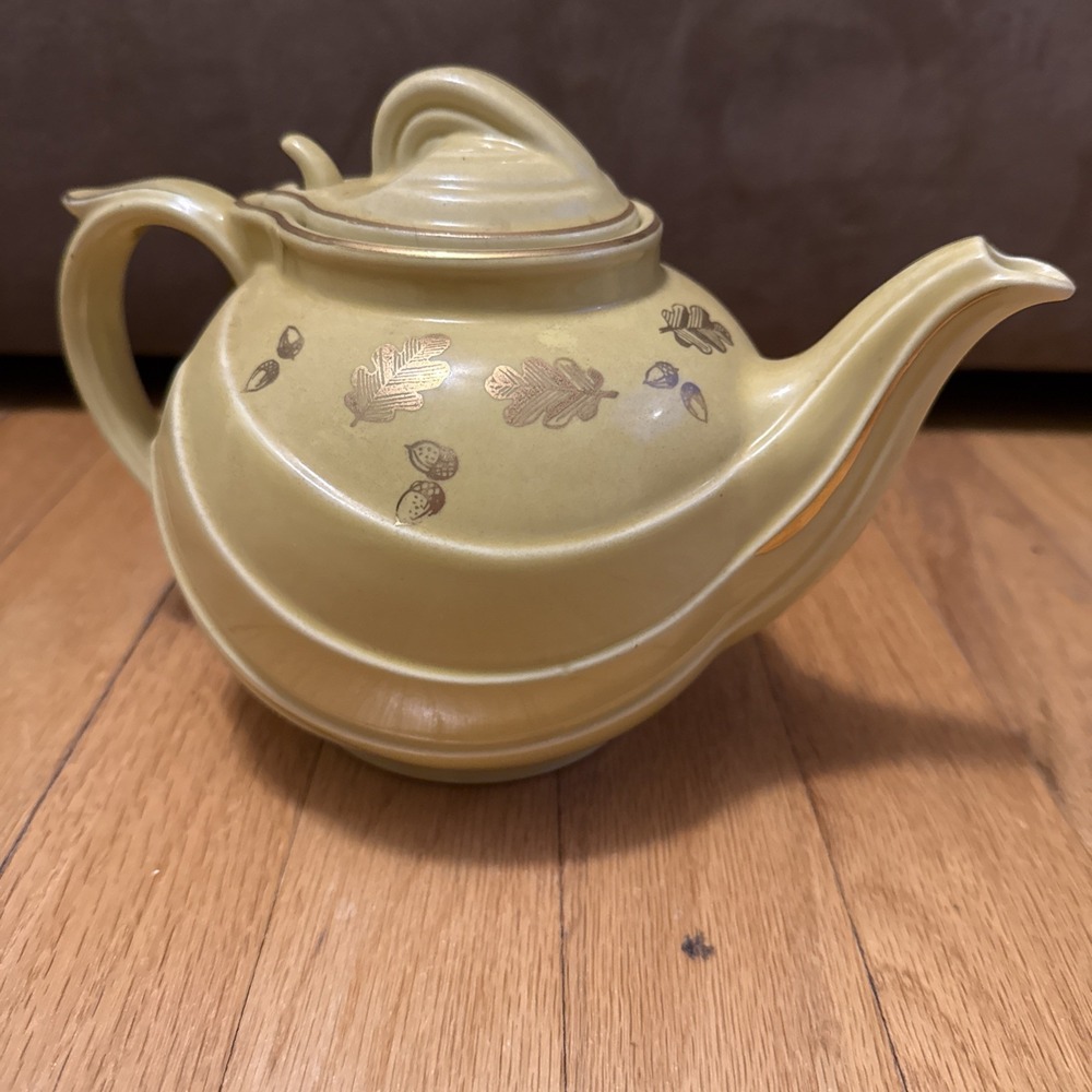 Vintage Hall #799 6-Cup Yellow Teapot w/Leaf Designs Excellent Condition!!